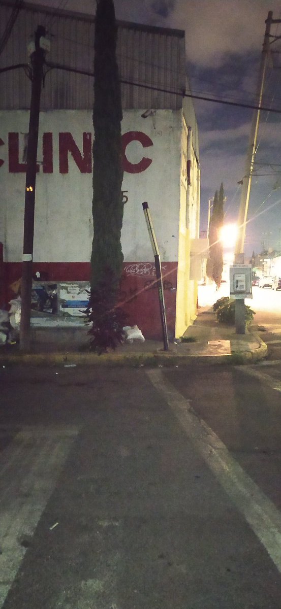 LaFuenteEventos's tweet photo. @AlcIZTeAtiende buenos días tenemos luminarias fundidas en calle 5 de mayo, esquina Juan de Dios pieza, col. La era, mucho se les agradecería, las repararán. https://t.co/kTgi5HwDQ3