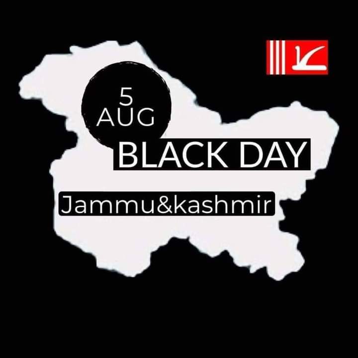 Amirchoudhary__'s tweet photo. We will never forget the night of  4 August when all the news channels were running the news that something big is going to be happened tommorow.
All the JKians were in scare. No one had expected that their calling, internet, etc will be snatched in midnight.
#5AugustBlackDay https://t.co/47ZH7mgac3