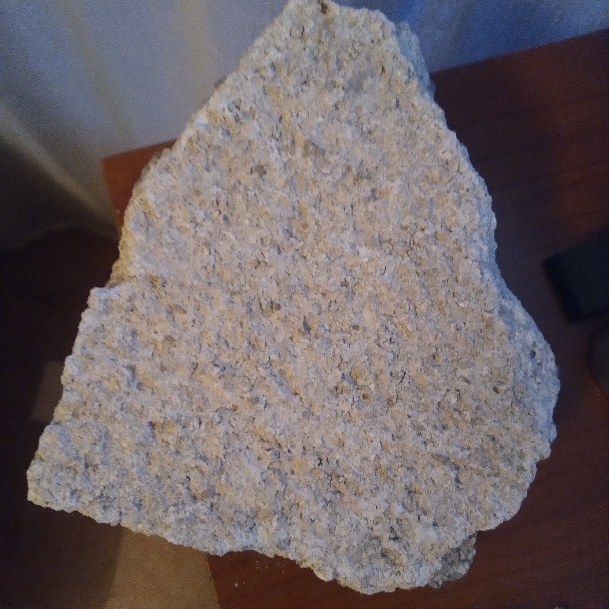 NeritanLicaj's tweet photo. Një copë e Teatrit Kombëtar...që do të jetojë përgjithmonë me mua në rastin më të keq..të mos ndërtimit të teatrit ku ishte dhe si ishte.
Por do të bëhet si ishte dhe ku ishte dhe kjo copë,do vendoset në themel,kur të vi ajo ditë...shumë shpejt besoj do vijë. https://t.co/ppY5qjP36r
