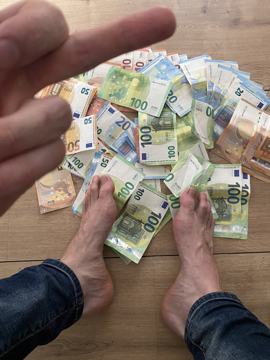 dommaster01's tweet photo. This is the amount I drained so far this month 😉 Almost 4K 

#findom https://t.co/P6YtkgQyMm