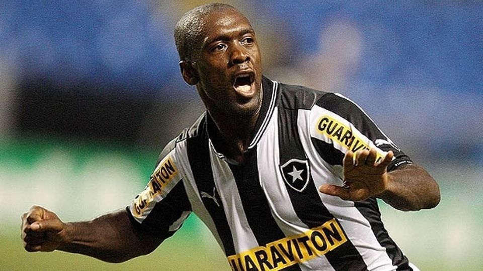 CLARENCE SEEDORFClub: BotafogoPeriod: 2012-2014Much like Boca, Botafogo are a huge club. But you would kinda think Seedorf, who was in his late 30s, would like to choose something more calm? Nope! He wanted one last challenge, and he found that in Brazil, of all places!