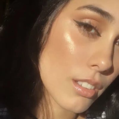 Algo teniamos que hacer con este derroche de #highlighter 🌟#NuevaFotoDePerfil
