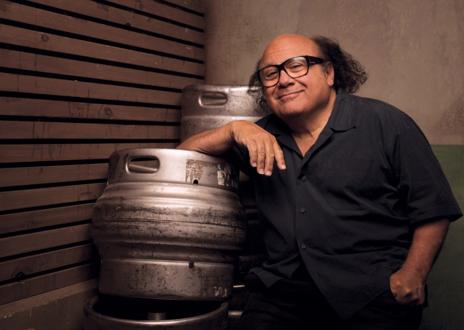 latimes's tweet image. 🍺📺‘It’s Always Sunny In Philadelphia’ dropped 15 years ago today 📺🍺

Here's how @alwayssunny has defied the odds in Hollywood latimes.com/archives/la-xp… (Images via FX)