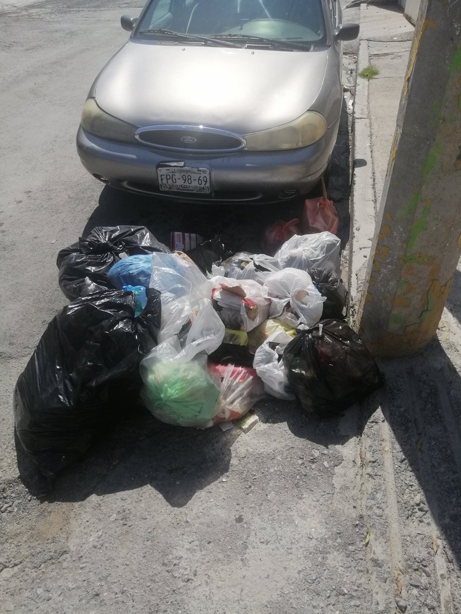 GalindoLeos's tweet photo. @SaltilloGob @spublicossalt @manolojim 4:30 de la tarde y aún no pasa la basura que está pasando?? https://t.co/vTzdqJLUvS