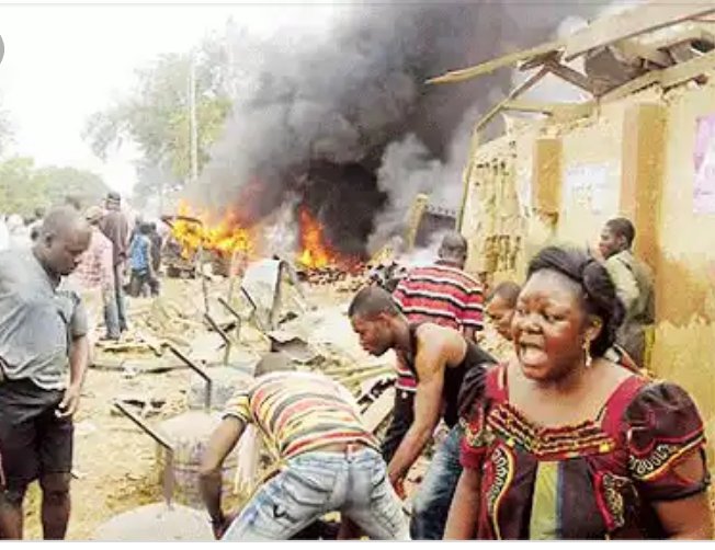 olamidevibe's tweet image. 2020😭😭😭.God please Pray for us🛐🙏🙏.

#Prayfor2020
#COVID19 
#GeorgeFloyd
#SouthernKadunaMassacre 
#prayforbeirut 
#PrayForLebanon