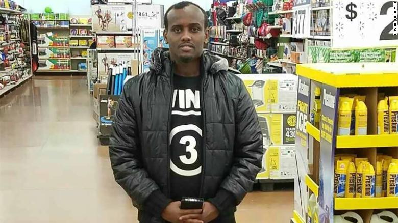 3) Hibaq's colleague, Bashir, worked beside her. He was recently fired. What do they have in common? They both spoke up against COVID19 dangers in their Minnesota Amazon warehouse. And they are both Black (more on that next). #StandWithHibaq https://www.cnn.com/2020/04/22/tech/amazon-warehouse-bashir-mohamed/index.html