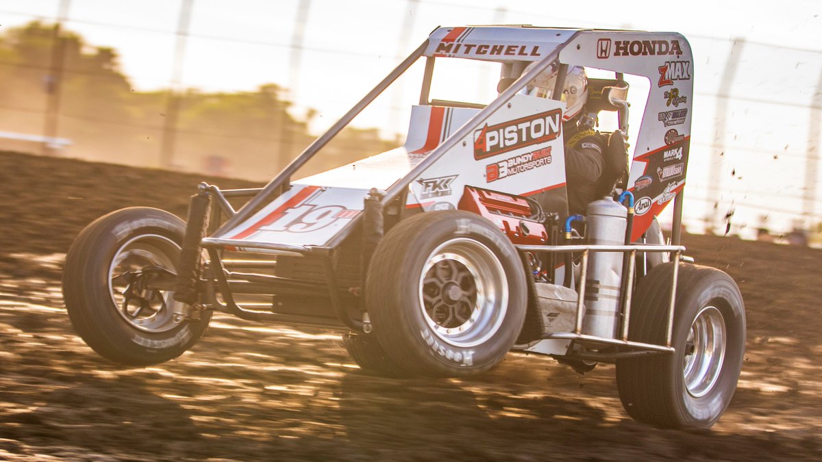 USACNation's tweet image. All the stats fit to print are here as the USAC @NosEnergyDrink National Midgets are wheels up to #EasternMidgetWeek!

Stat Book: usacracing.com/component/k2/i…

8/5: @ActionTrackUSA
8/6: @bridgeportspeed
8/7: @PVSpeedway
8/8: @LancoCMMS

📸 Cameron Neveu