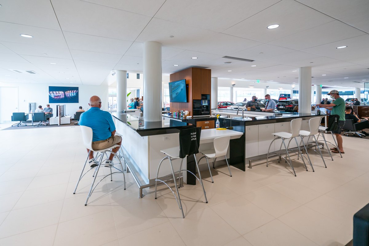 schompbmw's tweet image. After 6 months of construction, we finally moved back into the Schomp BMW building on July 7th. Our new #BMW facility is light, open and airy. 

Read more about our renovations: bit.ly/33po1sB