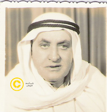 loughanib's tweet photo. النوخذة حسين علي بن سالم بوقماز من مواليد 1914 .. اشتهر بولعه بالسيارات القديمة .. له "بدرية" وهي فورد جالكسي 1956 وله "سعيدة" وهي شفر بوكس 1964 وله "راوية" وهي بليموث فاليانت 1967. صورته وهو واقف في البصرة 1939وصورته الأخرى مع حمد التورة في العمل في الخمسينيات. توفي عام 1984. https://t.co/RE4vOdZxBN