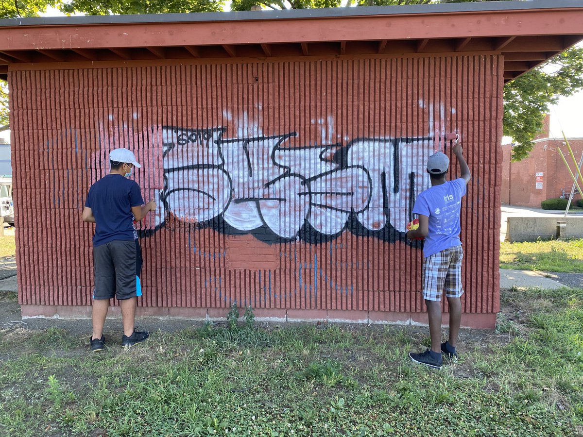 CleanWaterArt's tweet photo. We took a time to cover up some graffiti on the wall. #lotsoffish #cleanwaterart https://t.co/zDDxMR5nM6