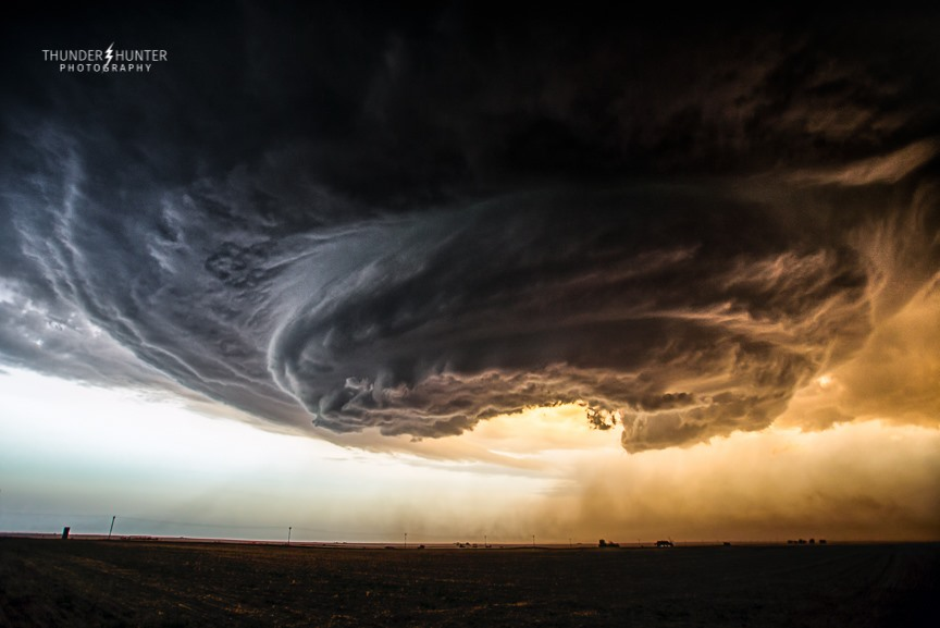 ChaacTlaloc's tweet photo. Foto de la #Supercelda de Booker cerca de Boise City Oklahoma  Jun 4 de 2013
crédito Marko Korošec #Thunderhunter https://t.co/iNIgmJ8AvH