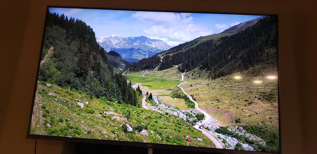HeidiTown's tweet photo. Watching #RestaurantsontheEdge on @Netflix. They are in #Austria & it looks like a lot of places around #Colorado including #PineyRiverRanch in #Vail.
@Colorado #travelTuesday https://t.co/N5D9qmKWaK