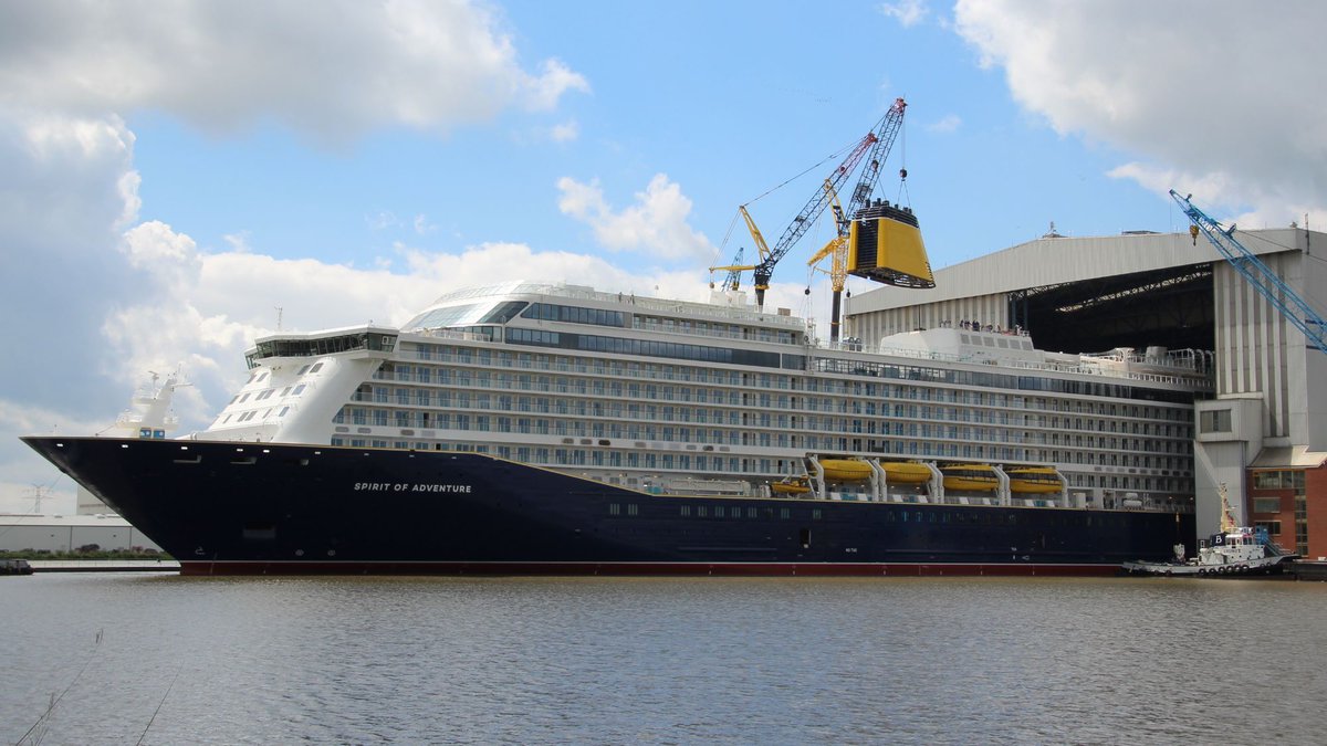 Der bescheidene Wohlstand in der Region um #Papenburg in #Niedersachsen hängt maßgeblich mit der Meyer Werft zusammen. Das Unternehmen ist in eine schwere Krise gestürzt, denn es baut Produkte, die derzeit wahrlich niemand braucht: Kreuzfahrtschiffe. ⬇️