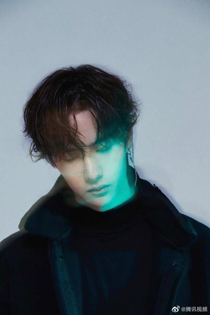 🎂[UPDATE] 200805 Tencent Video weibo :

เขาคือนักแสดงหนุ่มที่มีสไตล์หลากหลายและสามารถเปลี่ยนแปลงได้อย่างอิสระ
เขาคือราชาแห่งเวที ไร้ความรู้สึกแต่กล้าหาญและความเป็นมืออาชีพของเขาน่าชื่นชม (1)

#HappyYiboDay #王一博0805生日快乐
#WangYibo #王一博