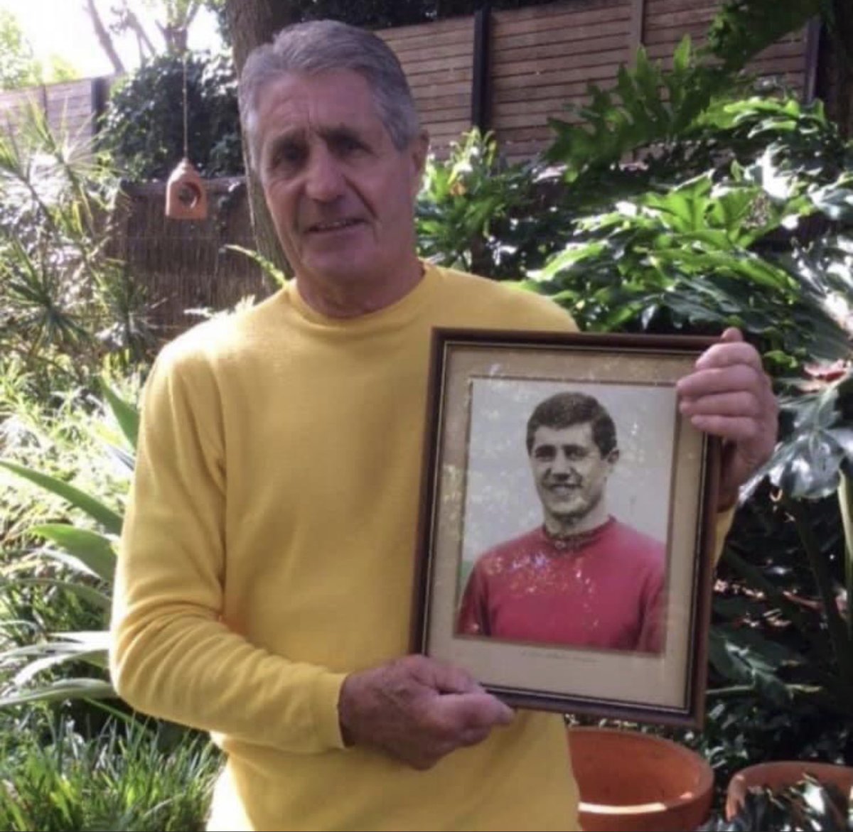 KillieTrust's tweet photo. Killie fans young & old sent in photos wearing their favourite Killie kits using the hashtag #KillieKit and it was brilliant to see 1965 league winning legend Bobby Ferguson getting involved too by donning his original goalie strip from that special day at Tynecastle 💙 https://t.co/xEKNnQBNxG