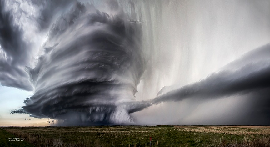 ChaacTlaloc's tweet photo. #Thunderhunter Foto BradHannon supercelda próxima a 
Imperial #Nebraska de May 27 2019 por FB YouTube instagram #ChaacTlaloc https://t.co/cdoXHfLlZL