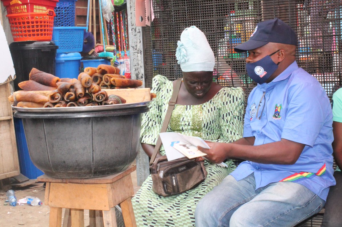 lasgcopa's tweet photo. Officials of the Lagos State Consumer Protection Agency (LASCOPA), during a sensitization campaign to enlighten consumers on their rights in Ikorodu today.
#Consumereducation
#consumeright
#knowyourright
#sensitization
#lasg
#lasgcopa https://t.co/OHzKIMvCDx