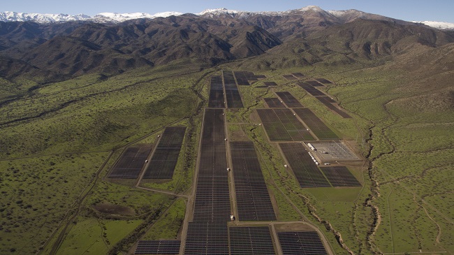 Las tendencias que muestran que 2020 también será un "año de las renovables", según hitos destacados por el reporte de <a href="/GeneradorasCL/">Generadoras de Chile</a>➡️ bit.ly/33uUbTB