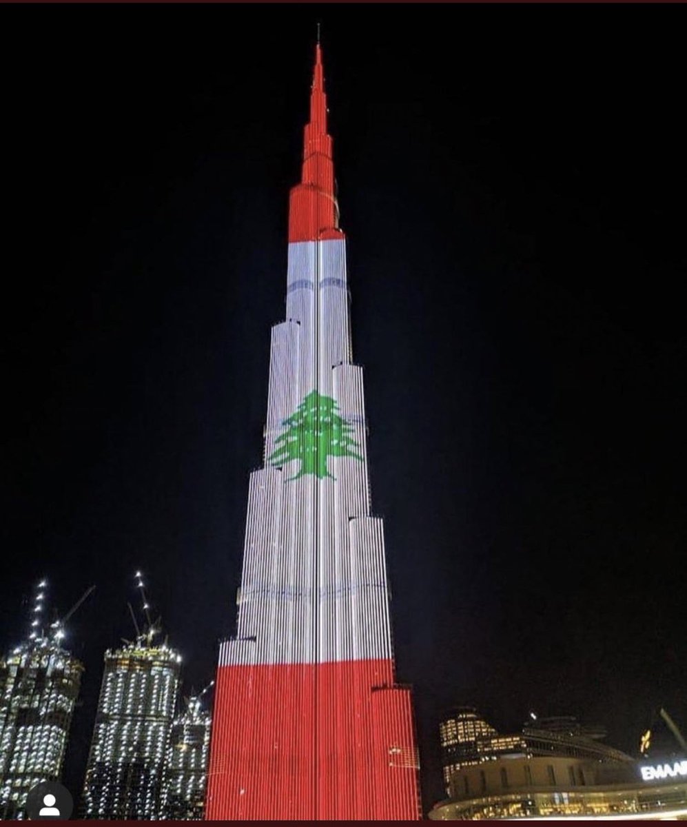 The world’s tallest building Burj Khalifa lits up in Lebanese flag colors in solidarity with its people after the horrific Beirut port explosions
#BeirutBlast #Beirut