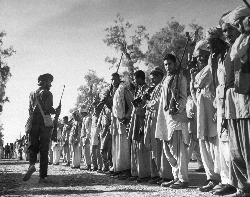 90/162On October 22, some 3,000 armed Pukhtoon tribals from Pakistan's NWFP invaded Kashmir. Did Jinnah approve of it? We don't know. He could've engaged in what's called "plausible deniability.""Don't tell me, I don't have to know."But PM Liaqauat Ali Khan certainly knew.