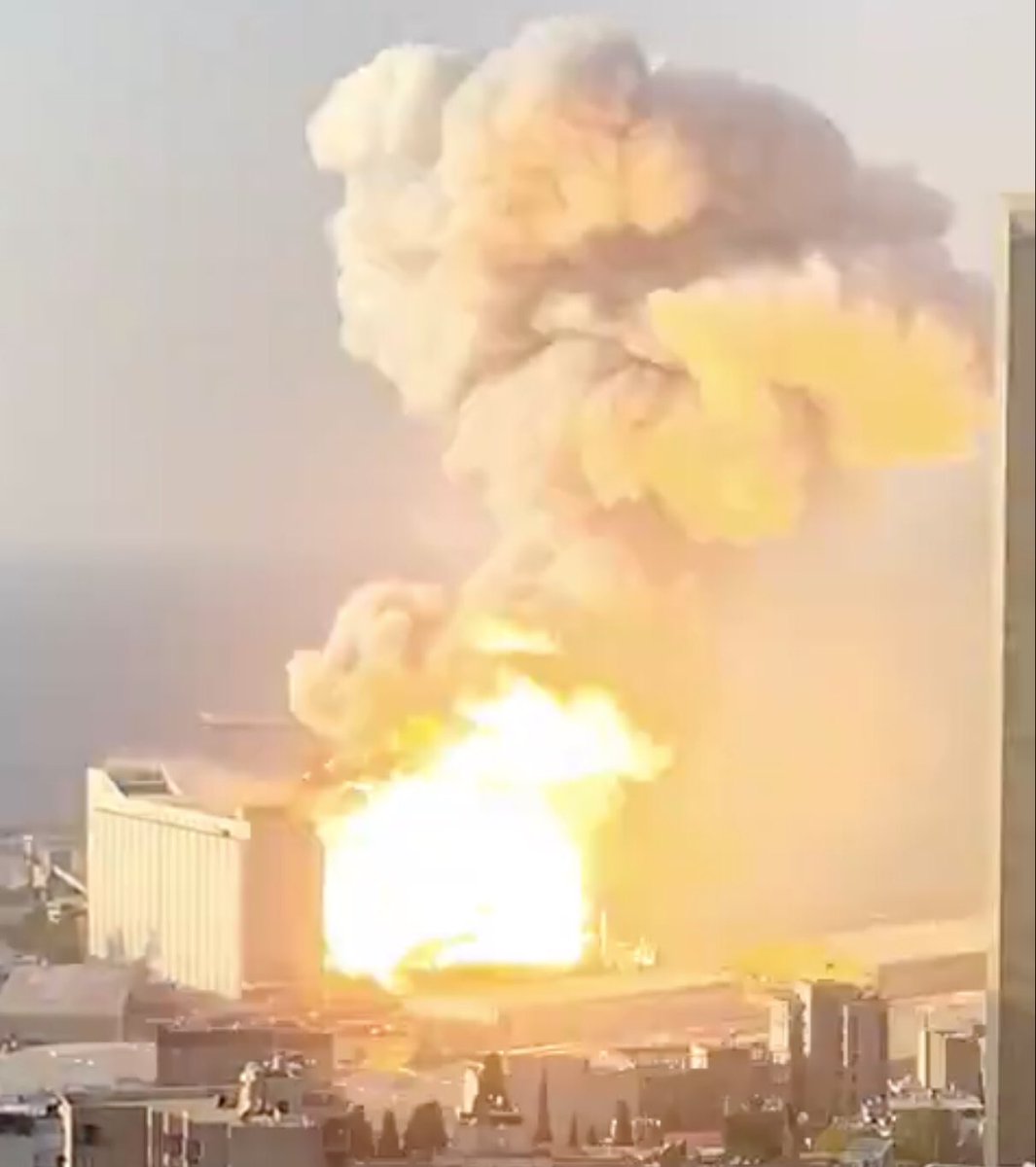 so if we pause at the moment of the explosion we can get a better look at the flashpointit does appear to be away from the silos, or at least in front of itwe don’t know the amount of grain dust in the air, or the relative humidity A dust explosion requires very dry stuff