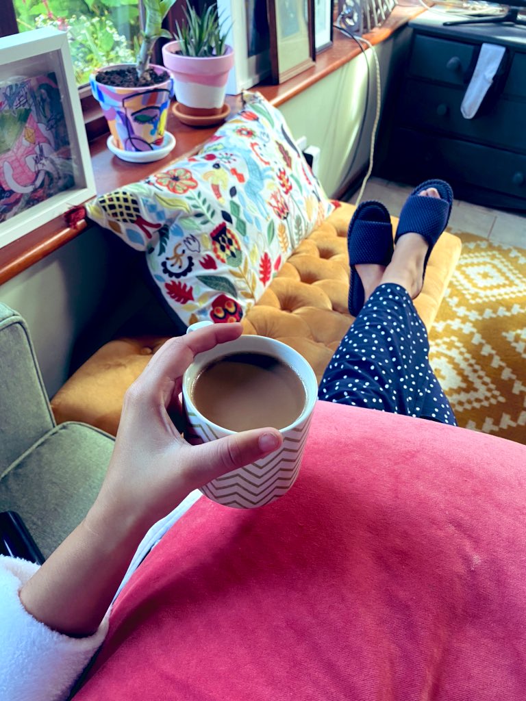 jessjohn_artist's tweet image. Two weeks off work, not sure if I remember how to do my job... tweet...testing 123... has this content gone viral! #usehashtags