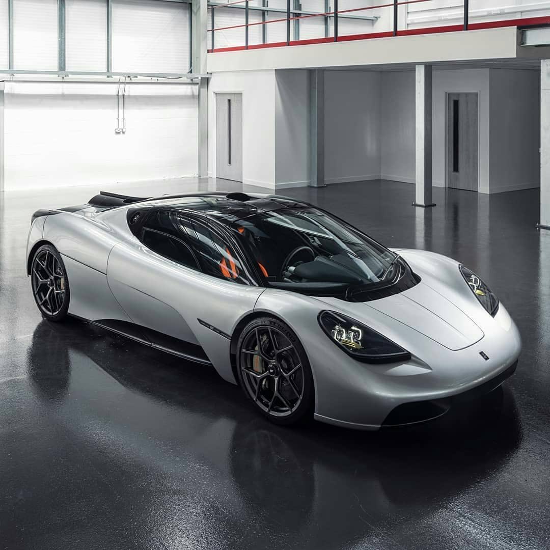 thecarguy41's tweet photo. Gordon Murray Automotive design hammering the hyper car competition with the new T.50!! McLaren V12 power and looks to rival a super model!! Not bad for a bloke from South Africa!! #gordonmurrayautomotive #gordonmurraydesign #gumball3000 #hypercar #gumball3000 #gumballlife https://t.co/FyinTxhzJg