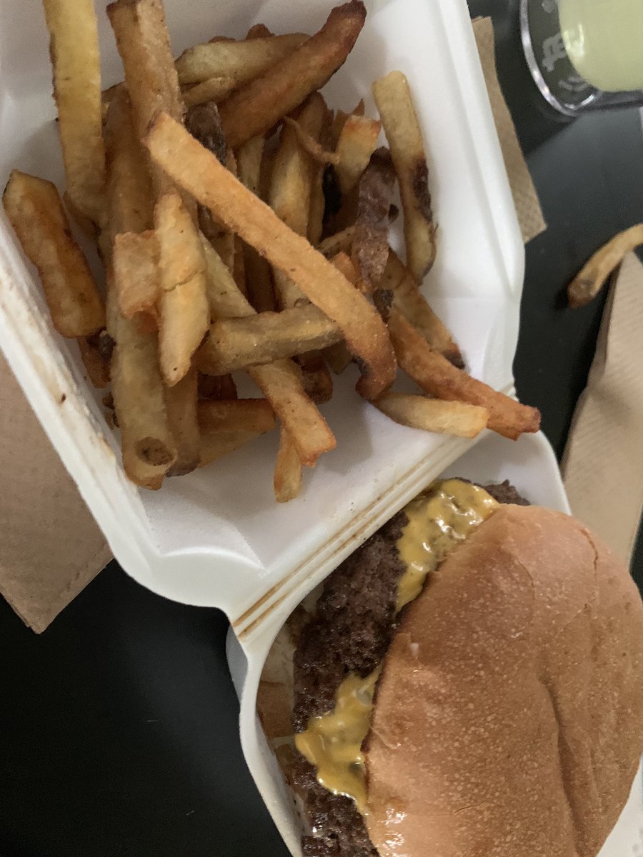 missyspursfan's tweet photo. I posted about my amazing lunch @Hubcap_Grill where my burger was made fresh by Ricky himself! It was a $5 cheeseburger day and over 50 people on my neighborhood page respond that they wanted a burger too! Thanks Ricky for a great lunch! @MichaelBerrySho #houston #supporthouston https://t.co/nNZrglKBq0