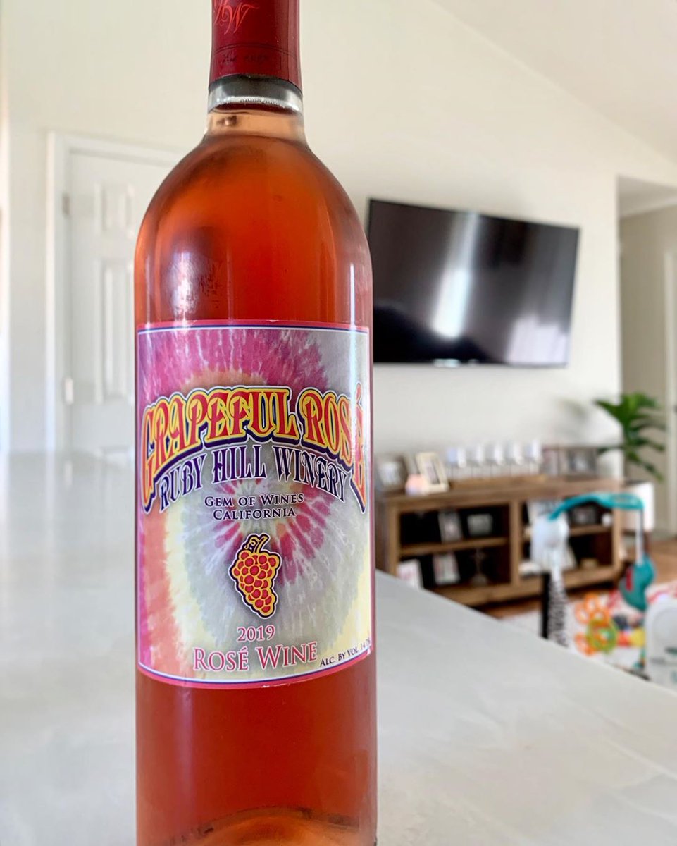 'It's a Grapeful kind of day.' We couldn't agree more, Non Solo Vino #grapfulrosé #roséallday #rubyhillwines #rubyhillwinery #winelovers #sipathome #drinklocal #livermorevalleywines #livermorevalley