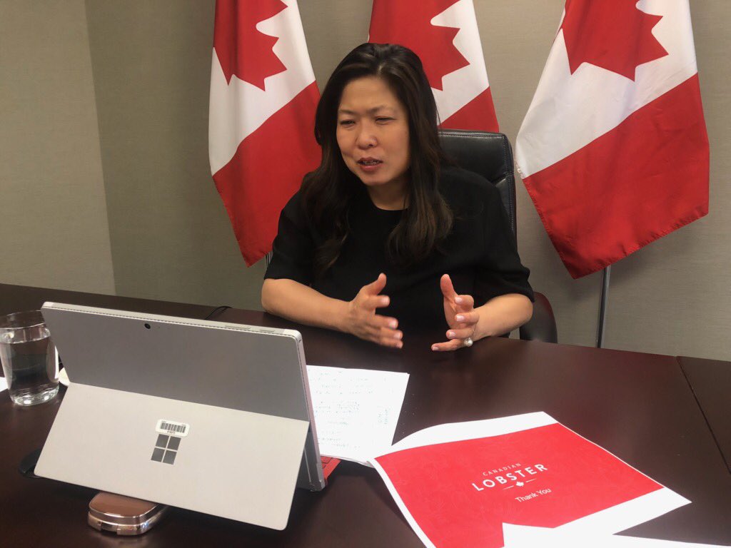 Ajd, je visite des petites entreprises et des chefs de l'industrie au Canada atlantique – virtuellement ! Premièrement, <a href="/CanadaLobsterCo/">LobsterCouncilCanada</a> et moi avons discuté du soutien à des millions de Canadiens employés par cette industrie, notamment par le biais de la #SSUC, l'APECA, et plus.