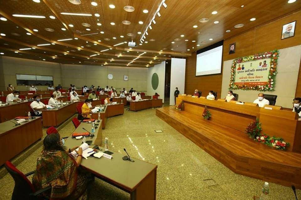 Ganpatsinhv's tweet photo. માન. મુખ્યમંત્રી શ્રી વિજયભાઈ રૂપાણી ની અધ્યક્ષતામાં આદિજાતિ સલાહકાર પરિષદની બેઠક યોજાઇ. https://t.co/1pY1opp82V