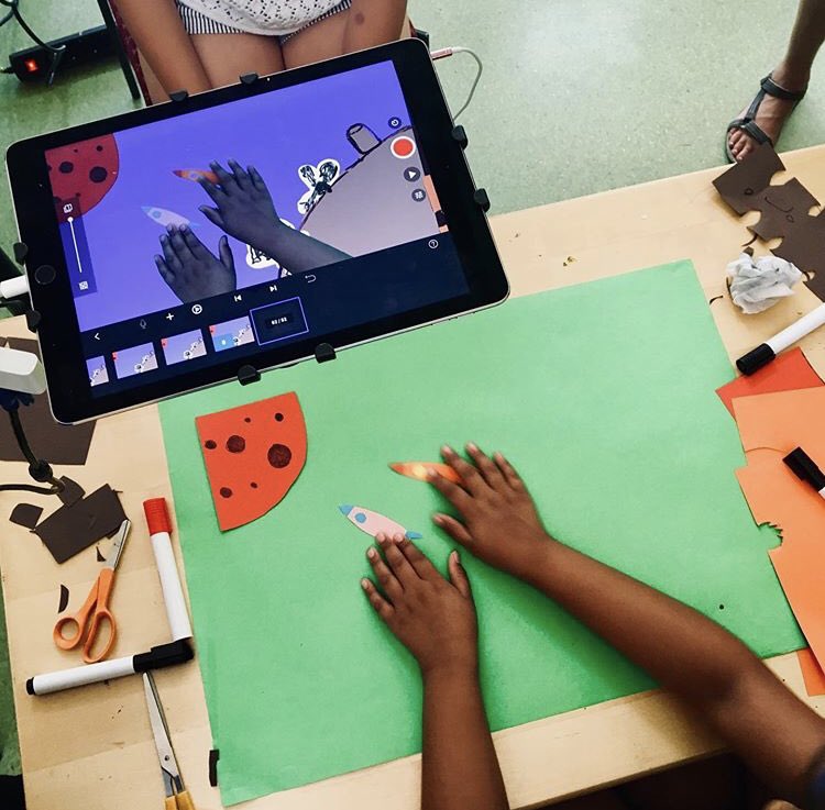 HeleneBerg123's tweet photo. Animation workshop at #kulturskolanjärva #grönahuset #rinkeby using #stopmotionstudio from @cateaterllc  and #greenscreen from @DoInkTweets https://t.co/Xgdwmfokxv