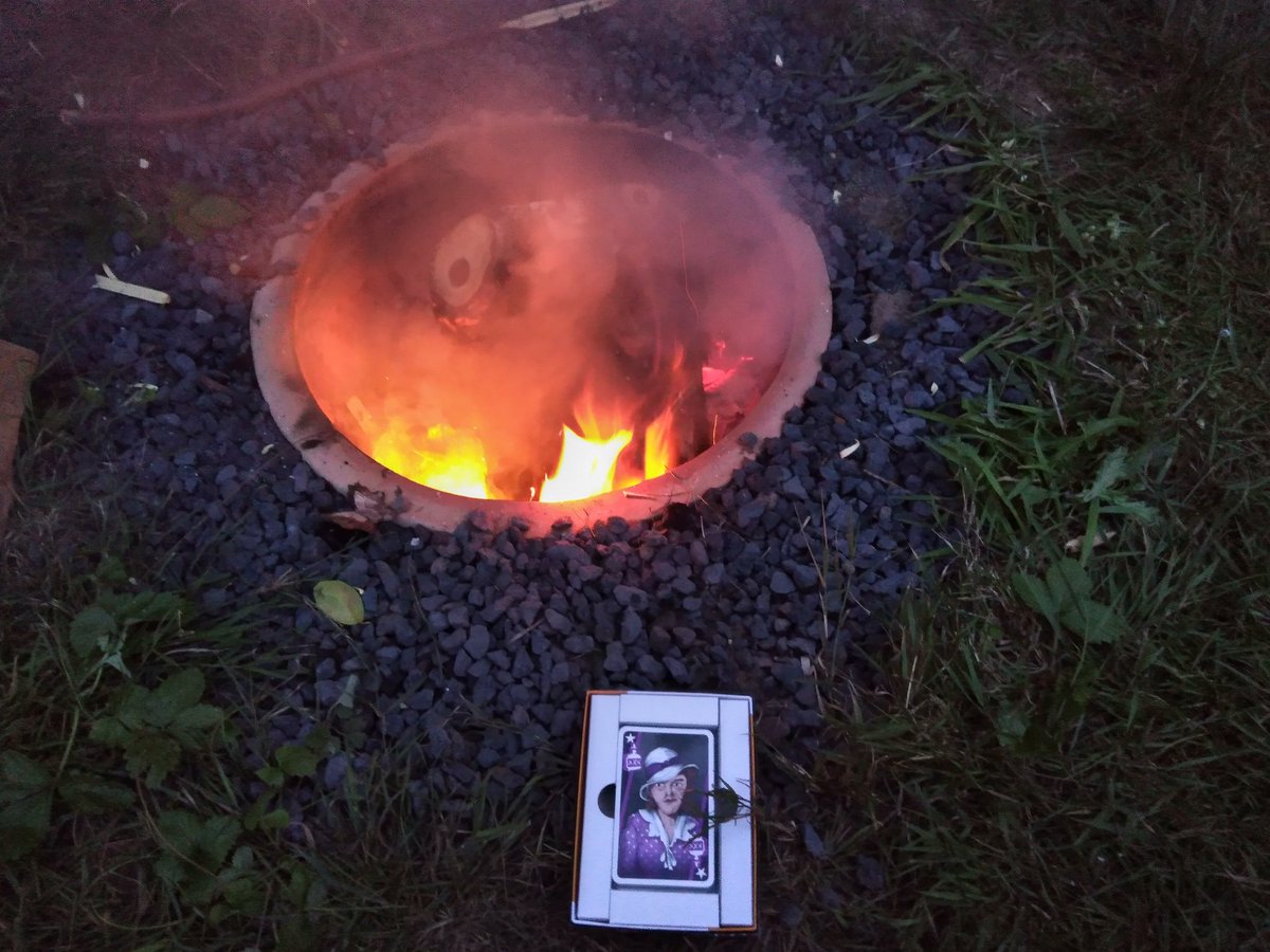 Eine kleine Runde Gangstar mit neuen Regeln unter Nicht-Verlagsmittgliedern. Gleich mehrere Runden endeten mindestens so hitzig wie unser Feuer :D