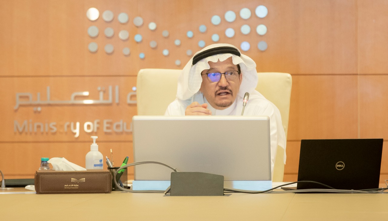 وزارة التعليم عام On Twitter د آل الشيخ يلتقي مديري التعليم ويؤكد استعداد وزارة التعليم لاستقبال العام الدراسي الجديد وتقديم الدعم للطلبة وأهمية دور أولياء أمورهم فى نجاح تعليمهم Https T Co Yy7baoek1q Https T Co 8yxxlo78jv