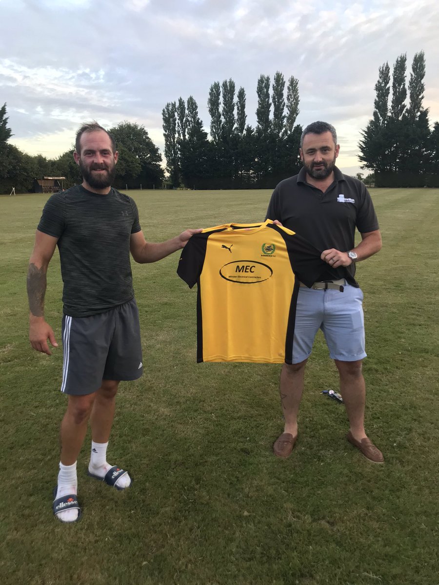 BarringtonFCpsl's tweet photo. Some more excellent signings have put pen to paper over the last few days! We are in action tomorrow at home against a strong North Petherton side, 7pm KO 🖋📃🟡⚫️⚽️ #BFC #YELLOWHAMMERS #SIGNINGS #MORETOCOME https://t.co/IGx7eeVanW