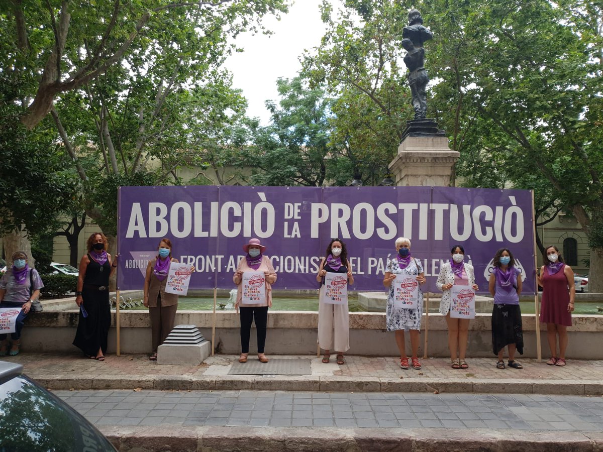 FrontPv's tweet photo. El @FrontPv exigimos la retirada de la guía de educación sexual ELS NOSTRES COSSOS ...
Esta mañana hemos querido manifestar nuestra preocupación de la no respuesta de @GVAeducacio mediante una rueda de prensa. https://t.co/nrleTnHBqC