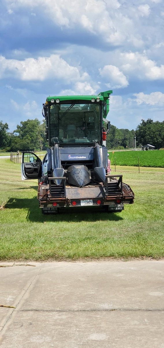 Wes Porter-UGA Ext Ag Engineer (@wesleymporter) on Twitter photo Corn Irrigation Scheduling study at <a href="/StriplingPark/">UGA SIRP</a> was harvested today. Big treatment differences ranging from 30 bu/ac dryland to 250 bu/ac in irrigation treatments. We'll see how all the treatments come out after analysis. Corn Irrigation Scheduling study at <a href="/StriplingPark/">UGA SIRP</a> was harvested today. Big treatment differences ranging from 30 bu/ac dryland to 250 bu/ac in irrigation treatments. We'll see how all the treatments come out after analysis.