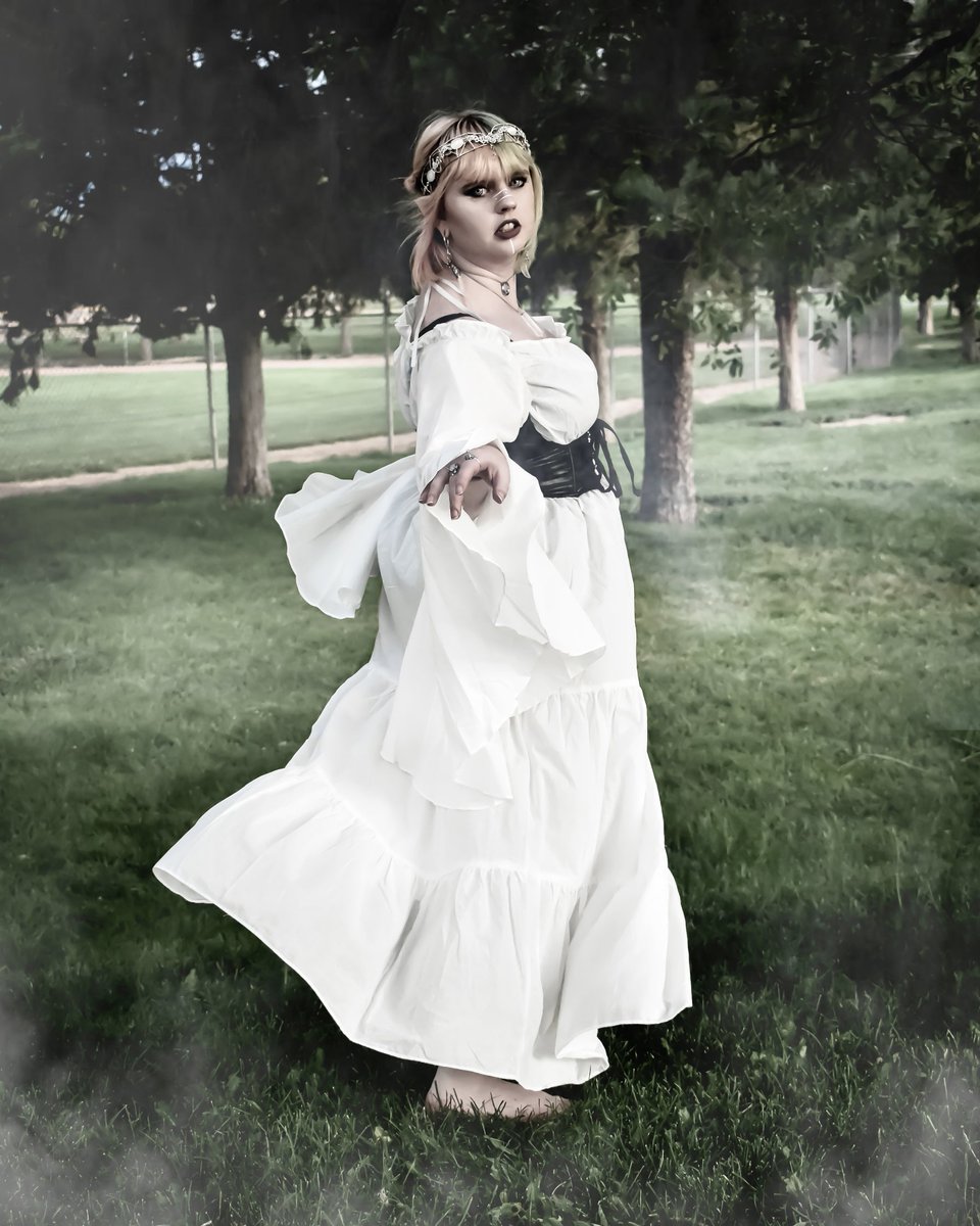 UriDPhotography's tweet photo. What will you find in the mystical fog? 🧝♀️💚
DM me to book your next shoot! 📸 #UriDPhotography #ForAllYourPhotoNeeds #Photography #Photographer #Photo #Photoshoot #SoCo #CO #Colorado #ImagineCreateRepeat #Elves #FantasyPhotography #FantasyArt #Fog #Foggy #ElvesOnTheWoods https://t.co/WFxZ39gK5u