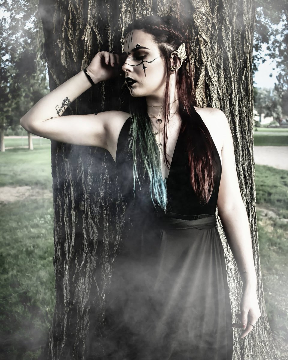 UriDPhotography's tweet photo. What will you find in the mystical fog? 🧝♀️💚
DM me to book your next shoot! 📸 #UriDPhotography #ForAllYourPhotoNeeds #Photography #Photographer #Photo #Photoshoot #SoCo #CO #Colorado #ImagineCreateRepeat #Elves #FantasyPhotography #FantasyArt #Fog #Foggy #ElvesOnTheWoods https://t.co/WFxZ39gK5u