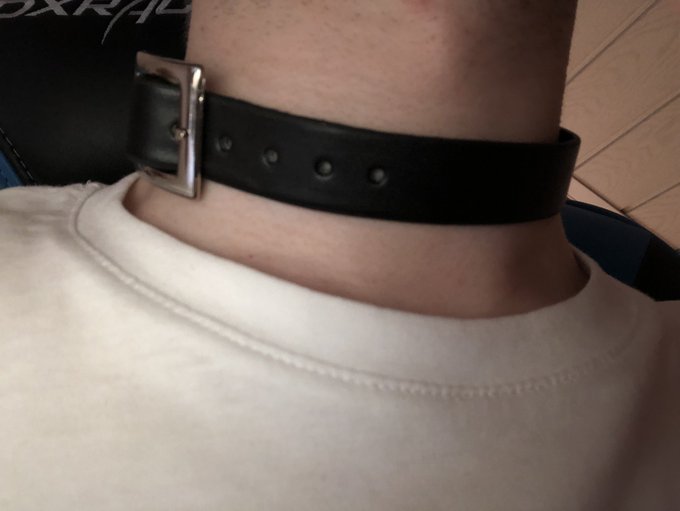 Bought my very first choker. https://t.co/SKssBlsVoV<a href="/tag/cosplay"class="tags"><span>#cosplay</span></a><a href="/tag/rubyrose"class="tags"><span>#rubyrose</span></a><a href="/tag/rwby"class="tags"><span>#rwby</span></a><a href="/tag/crossplay"class="tags"><span>#crossplay</span></a>