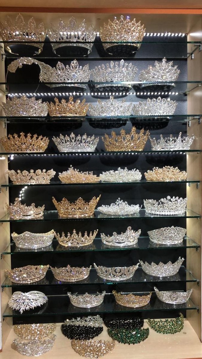 в последнее время нравятся диадемы, просто тащусь от них👑