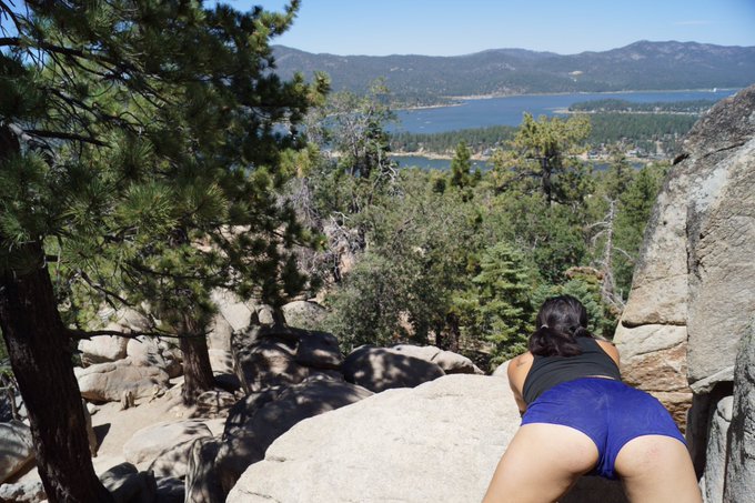 Bootyful nature 🦎🍑 https://t.co/WxvE1B2FVp<a href="/tag/yoga"class="tags"><span>#yoga</span></a><a href="/tag/warrior2"class="tags"><span>#warrior2</span></a>