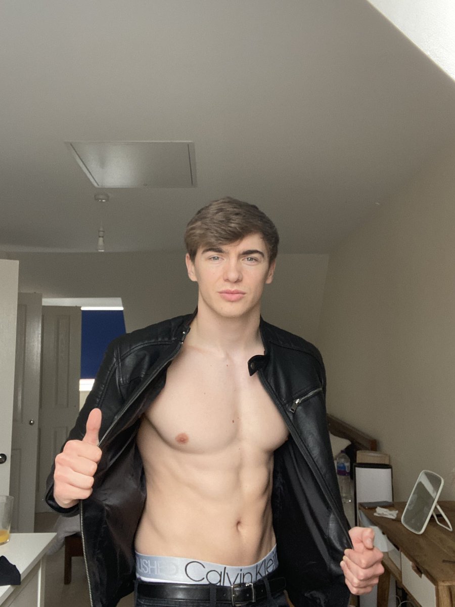 AlphaGodAlex's tweet photo. Aren’t you lucky to see what’s beneath this tight leather jacket. https://t.co/4HjKZzxSgN