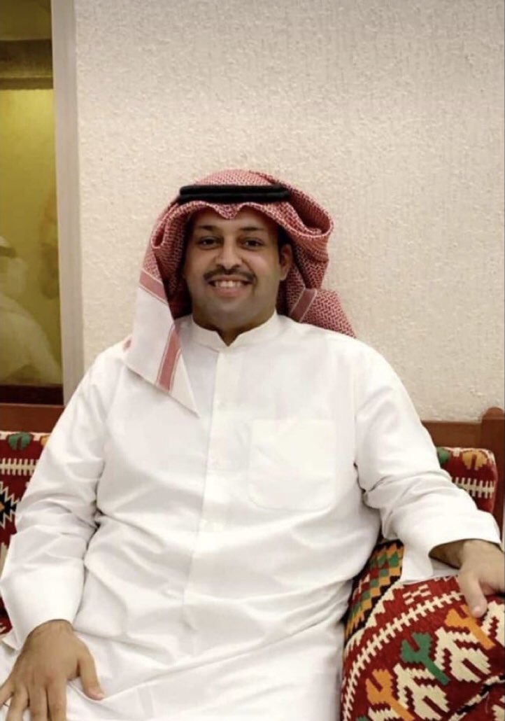 ورحل الطيب صاحب القلب الأبيض والرحوم وصاحب الكلمه الدافئه الطيبه المواصل للجميع 
صاحب المبسم الخلوق
#محسن_عبدالله_بن_عديل_العجمي
يارب أجبر صواب قلوبنا