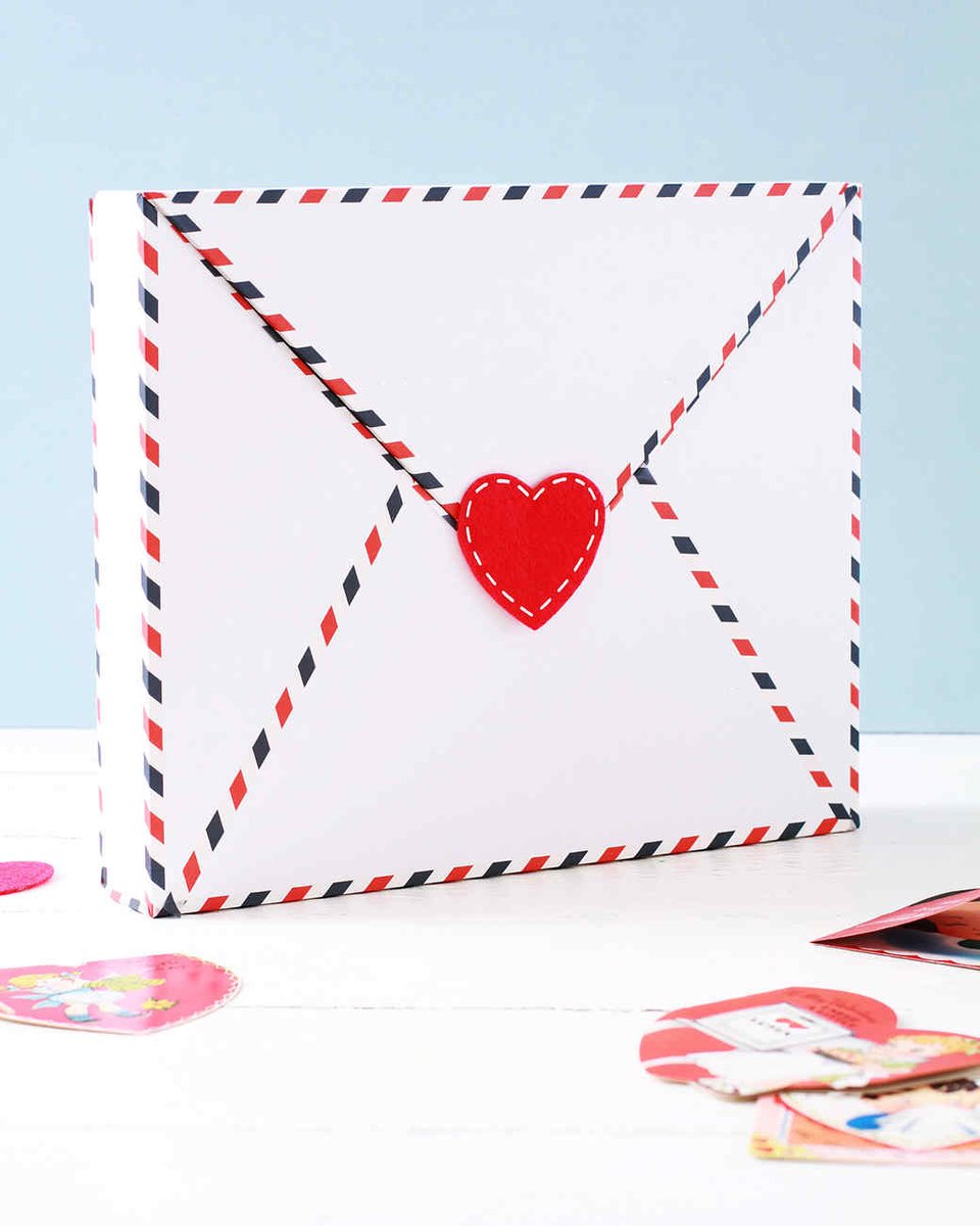 FromPost2Post's tweet photo. @icedcreamx You've got a letter! It says 

"You are a wonderful and valued member of this community! Your involvement with fellow fans and twitter users fills others with joy! 

Don't let meanies get you down, life is filled with bad apples but only a few sparkle like stars!" https://t.co/z2yTdH7oGI