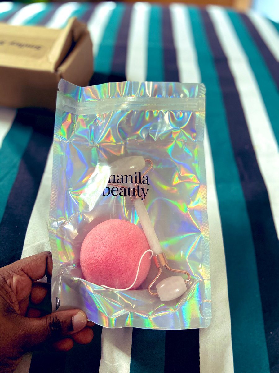 _DammyB_'s tweet photo. And that is why i own one from @ManilaBeautyco. 

I’ve always preferred konjac sponges for my face, it’s not too harsh and it does the work. 

Will get back to you about the jade roller. https://t.co/ciba0IgqPA
