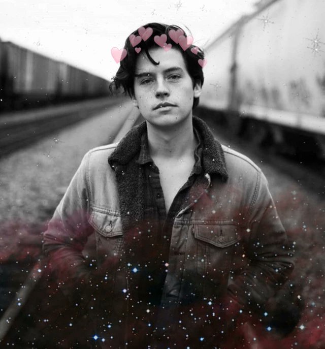 Happy birthday cole sprouse! I\m one of your biggest fans and I hope you notice me 