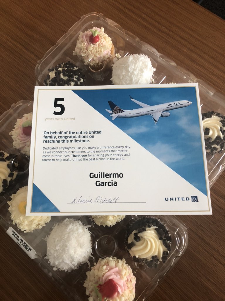 Meet Guillermo one of KCs best, today is 5 years! 1st day 18 years old in STL to 5 years now in MCI✈️❤️ Guillermo plans to continue onward and upward with United, some amazing job at CSC someday until then I’m proud to say he’s Team Kansas City @MemoTravels @weareunited @DBP_sfo