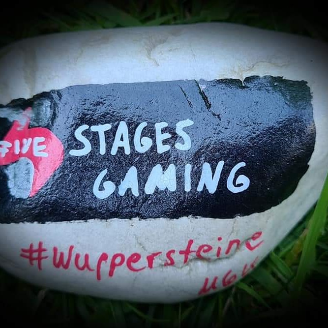 Stage5Gaming's tweet photo. Mal ganz ab vom eSport erreichte uns dieses Foto.
@Stage5Gaming gibt es jetzt als #wupperstein. Damit gehen wir auf große Reise.
Sollte man Ihn finden, gerne Foto an uns und dann weiter verstecken😉 Ein Dank an den oder die Ersteller/in 👍🏽
#journey #wupper #Stone #reisen https://t.co/4Fbo83CHzp