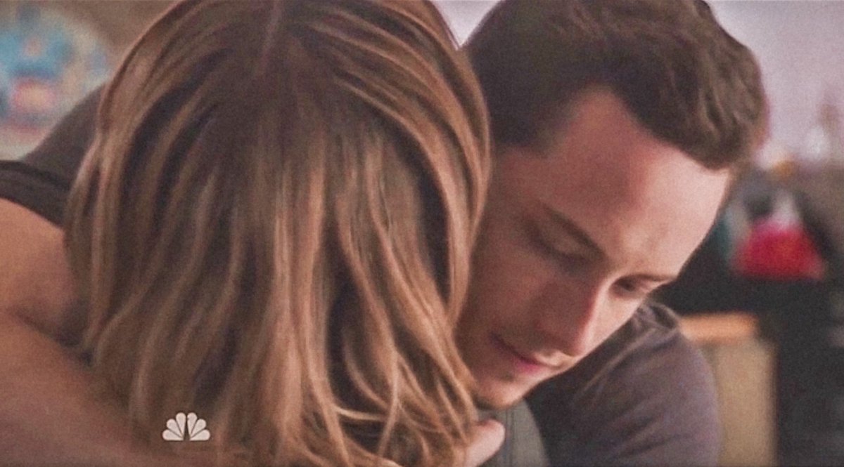 LinsteadBest's tweet image. “hey, it’s ok to admit that you’re losing sleep without a goodbye hug”